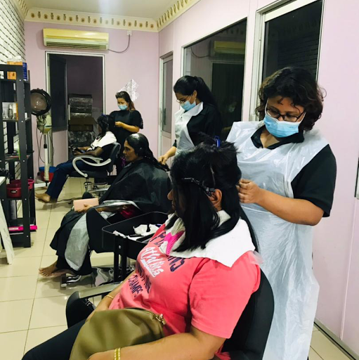 Minkas Hair And Beauty , Little India , IPOH.
