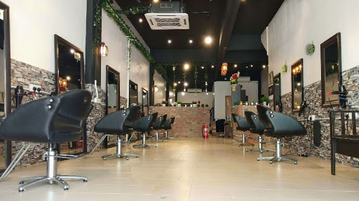 Kenji Salon