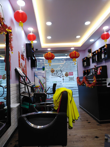 La Benz Unisex Hair Saloon La Benz Unisex Hair Saloon