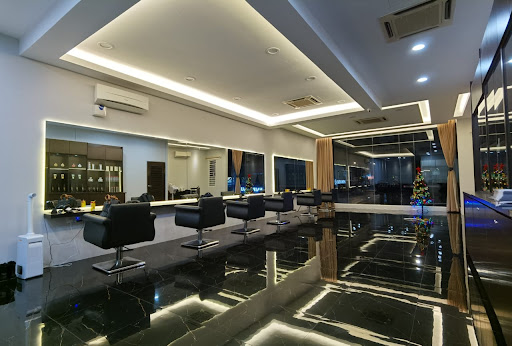 One Plus Saloon One Plus Saloon