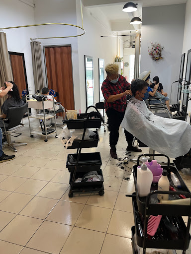 InsHair Zone Saloon (Muslimah Area Available) InsHair Zone Saloon (Muslimah Area Available)