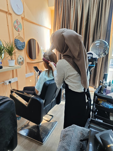 MANIS STUDIO HAIRCARE | SPA THERAPY